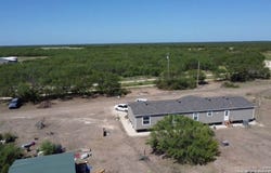 5581 FM 1986, La Pryor, TX 78872