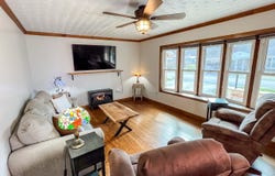 208 14th St, Rainelle, WV 25962