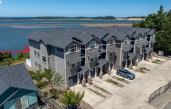 1336 SEAGATE AVE, Coos Bay, OR 97420