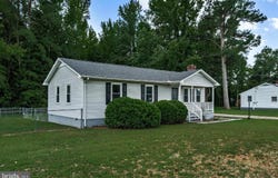2010 LAKE RD, LOTTSBURG, VA 22511
