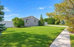 41 Shore Drive W, Copiague, NY 11726