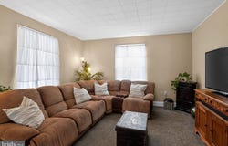 10 E PINE Street, DELMAR, MD 21875