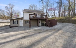 9800 S 975 E, Wolcottville, IN 46795