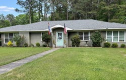 16 Spring Road Extension, Laurel, MS 39443