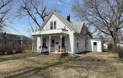 720 Eads Ave., Hebron, NE 68370