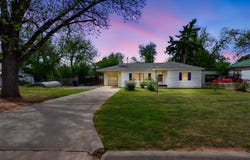 313 E Davis Avenue, Tipton, OK 73570
