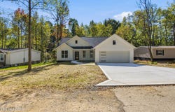 683 Hen Valley Rd, Oliver Springs, TN 37840