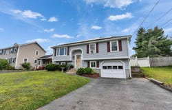 52 Pullman Street, Manchester, NH 03103