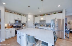 247 English Oak Lane, Lenoir City, TN 37771