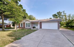 1211 Big Bend Road, Ballwin, MO 63021