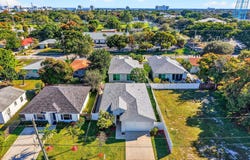 341 Oak Alley, Delray Beach, FL 33444