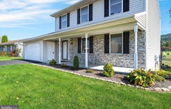 73 EDGEMONT Lane, NEWMANSTOWN, PA 17073