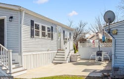8801 BAY RIDGE DR, BERLIN, MD 21811