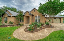 511 Chaneys Xing, Bertram, TX 78605
