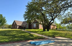 101 Gatlin Dr, Meeker, OK 74855