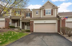 1557 Summit Shores Vista, Burnsville, MN 55306