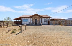 10975 E Janet Way, Dewey-Humboldt, AZ 86327