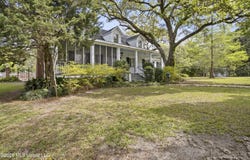 813 Harbor Lane, Pascagoula, MS 39567