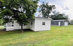 2417 1ST Street, Eldorado, IL 62930