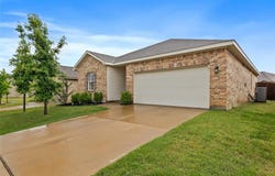 512 Leeward Lane, Crowley, TX 76036