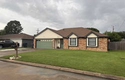 2400 Friar Tuck Ln, Groves, TX 77619-9998