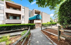 6 Shrewsbury Green Drive, Shrewsbury, MA 01545