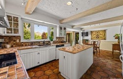 2525 Crofton Court, Bloomfield Hills, MI 48304