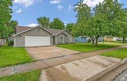 1010 Home Circle, Lawrence, KS 66046