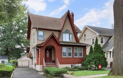 508 E Clay Ave, Roselle Park Boro, NJ 07204-2160
