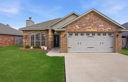 205 NW Cherry Ave, Cache, OK 73527