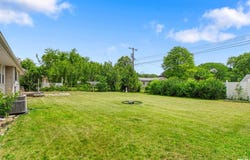 6410 N GREENMONT Road, Peoria, IL 61614