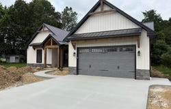 2599 Apple Valley Drive, Howard, OH 43028
