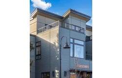 2735 NW Crossing Drive, Bend, OR 97703
