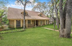 3702 Lynnwood Drive, Arlington, TX 76013