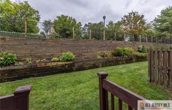 17 Heritage Court, Ewing, NJ 08628