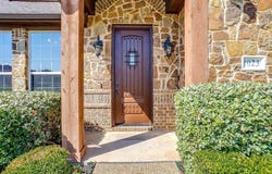 1023 Winding Creek Drive, Kennedale, TX 76060