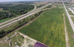 5231 Oak Crest Hill Rd SE, Hills, IA 52235