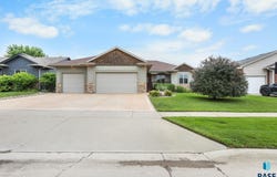4100 W 89th St, Sioux Falls, SD 57108