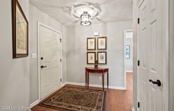 9318 Springmont Pl, Louisville, KY 40241