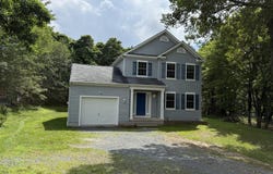1632 Clover Road, Long Pond, PA 18334