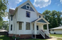 14 W MARKET Street, Piper City, IL 60959