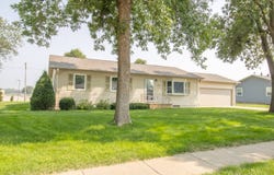 2033 17th St, Rock Valley, IA 51247