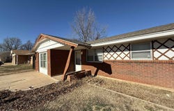 3410 Apache Dr, Woodward, OK 73801-1842