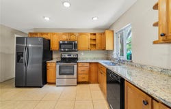 710 W ALFRED STREET, TAVARES, FL 32778