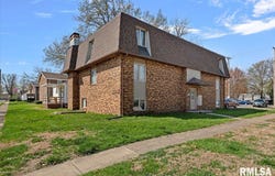 102 W Scarritt Street, Springfield, IL 62704