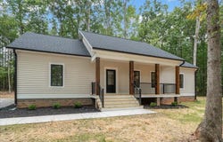 21 Holman Mill Ct, Farmville, VA 23901