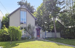 120 N Oak, Traverse City, MI 49684