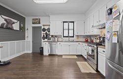 2127 Florida St, Nome, TX 77629