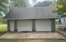 1108 S Main, La Harpe, KS 66751
