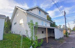 614 E 9th St, Duluth, MN 55805